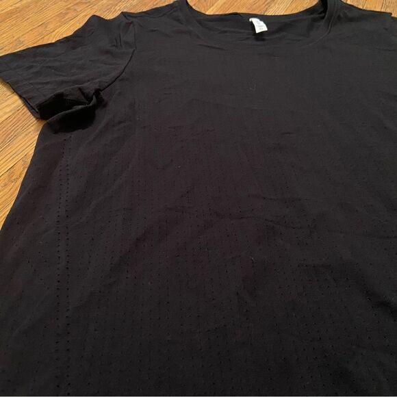 Athleta black short sleeve activewear top - Picture 3 of 3
